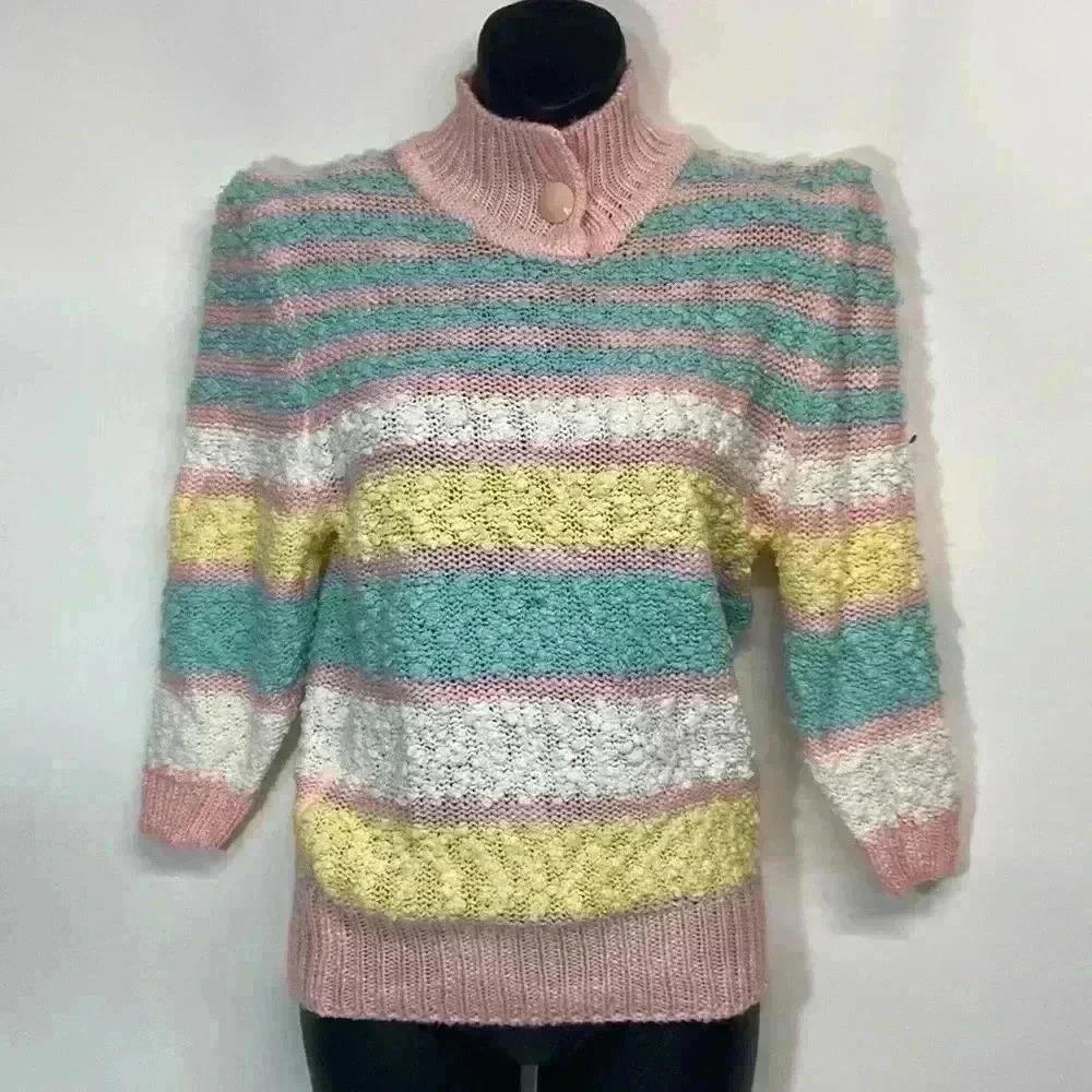 80βs 90βs vintage sweater pastel colors. Stranger things vibe size med